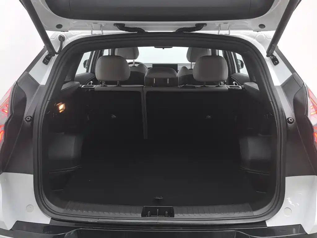 Geely Boyue L — миниатюра 16