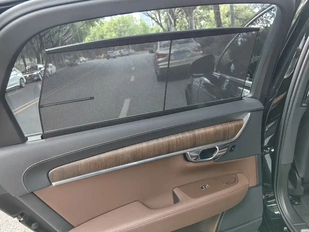 Volvo S90 — миниатюра 13