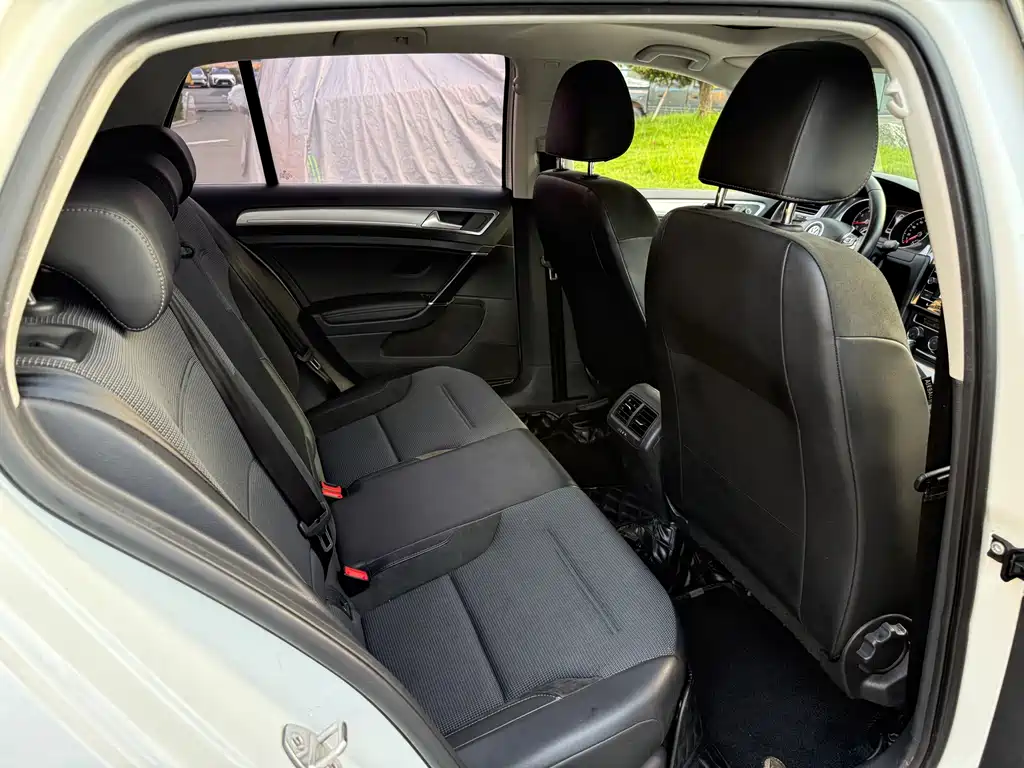 Volkswagen Golf — миниатюра 12