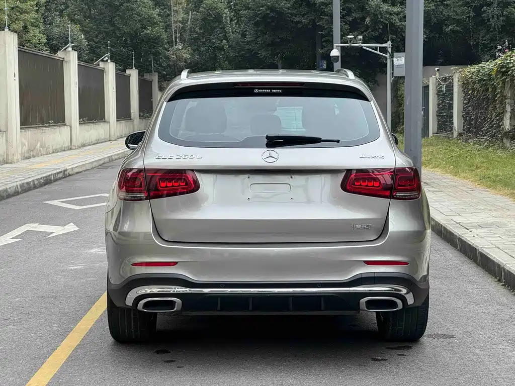 MERCEDES-BENZ GLC