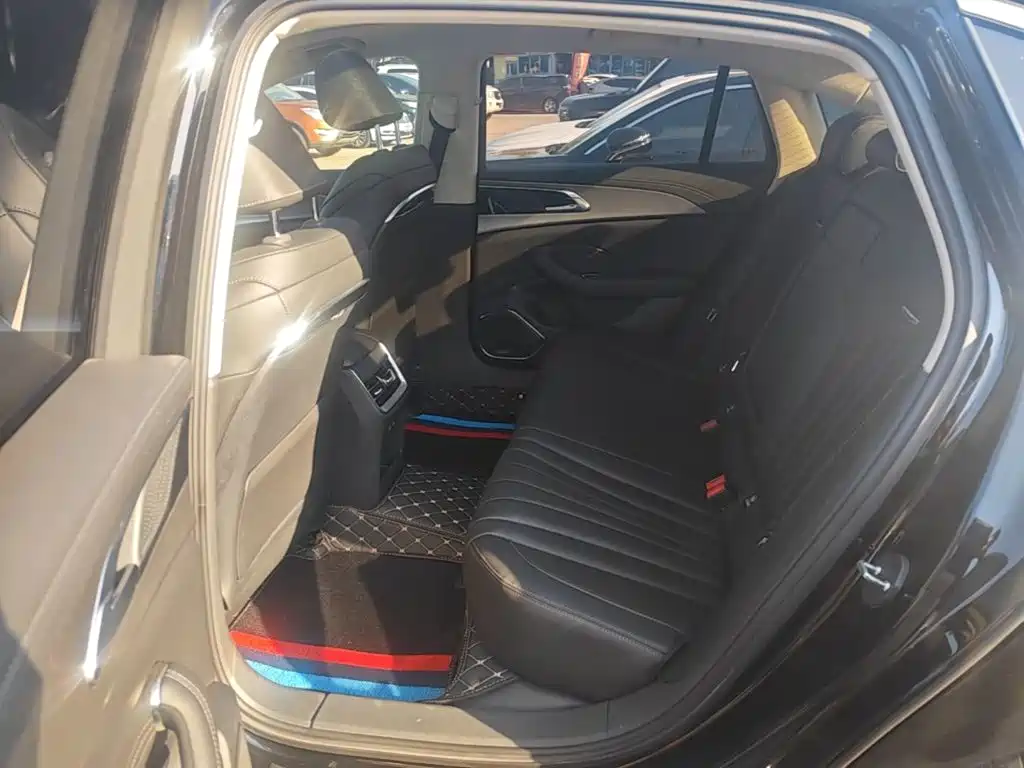 Hongqi Hongqi H5 — миниатюра 17