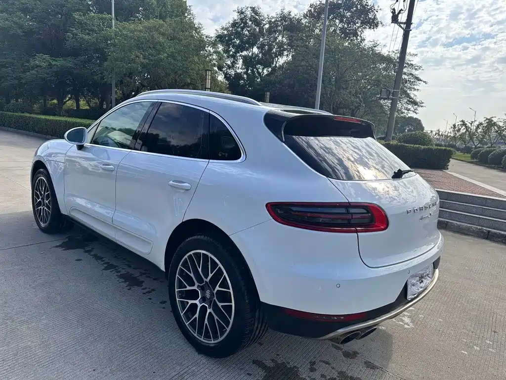Porsche Macan — миниатюра 5