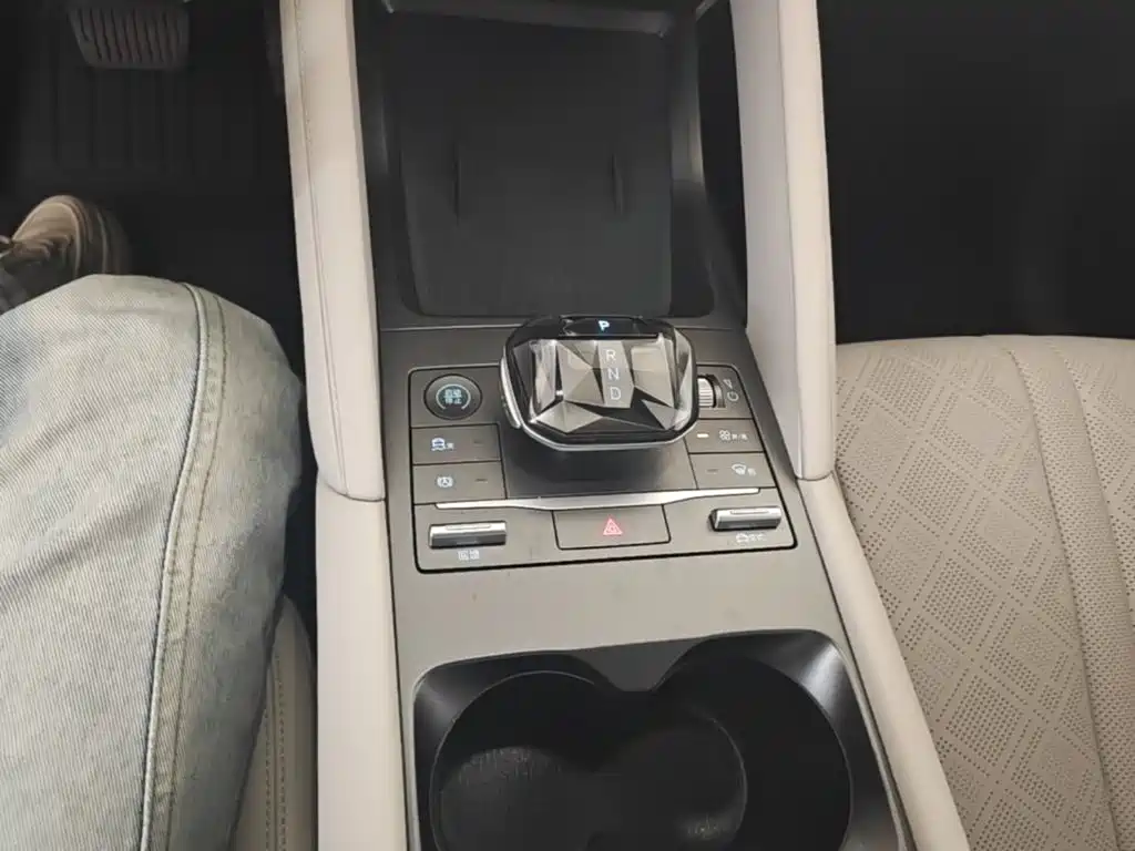 BYD Yuan UP — миниатюра 14