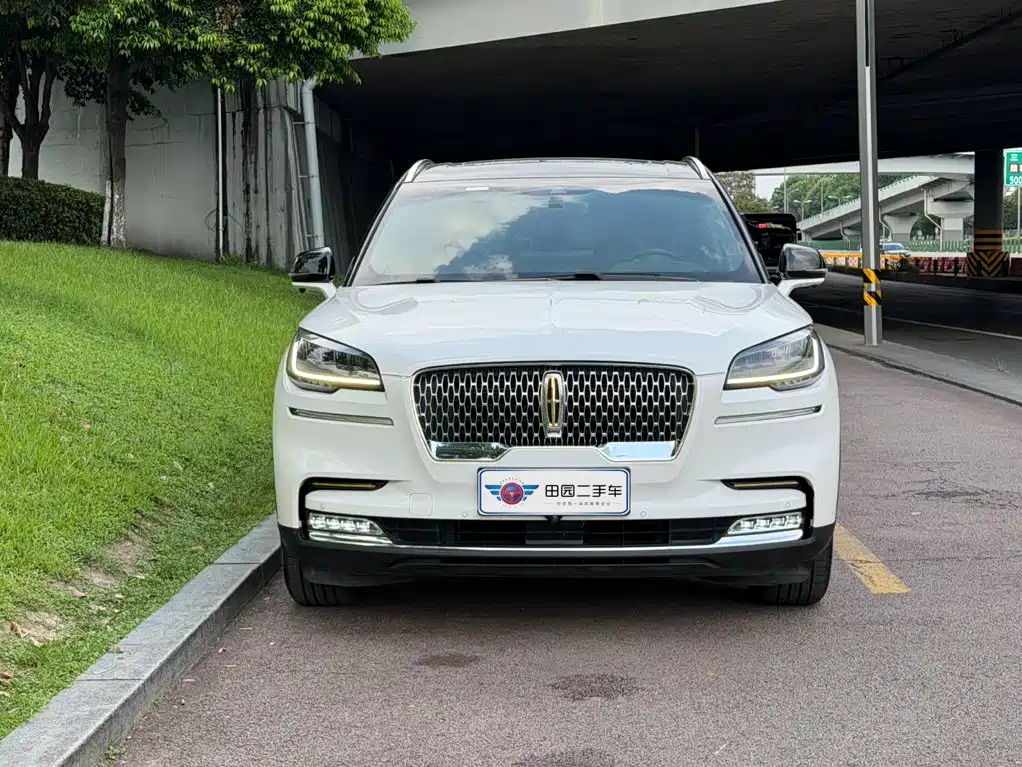 Lincoln Aviator — миниатюра 2