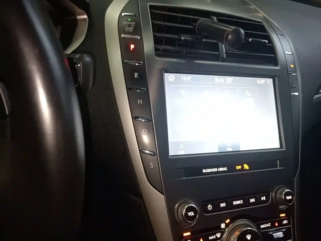 Lincoln MKZ — миниатюра 14