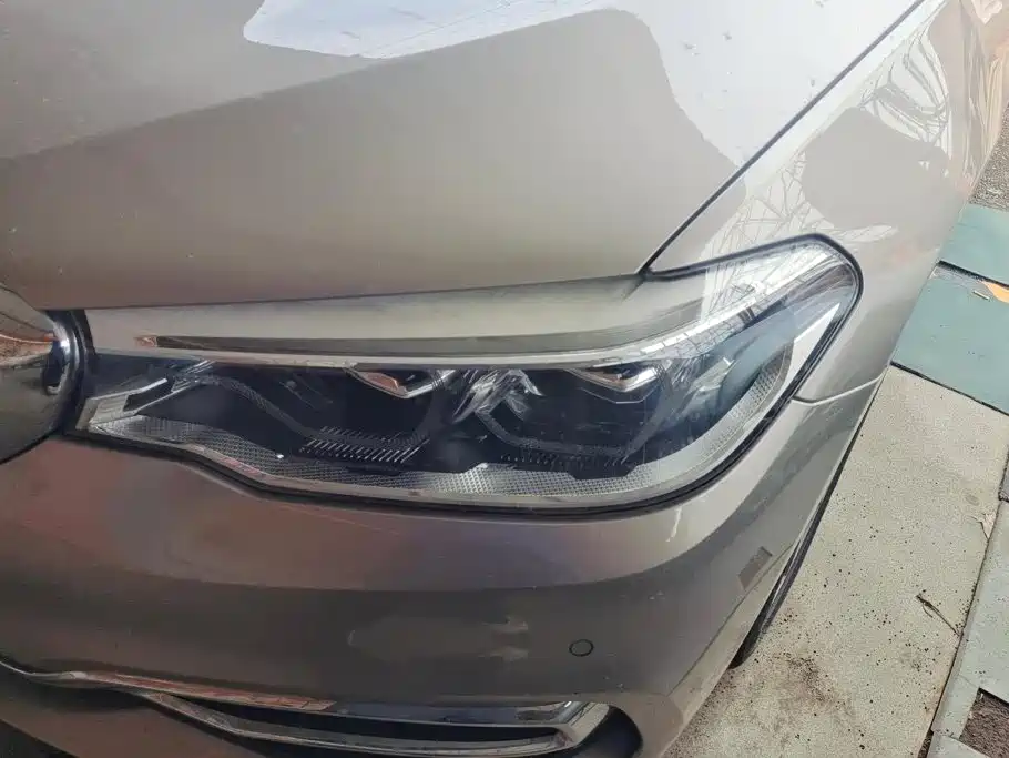 BMW 5 Series New Energy — миниатюра 5