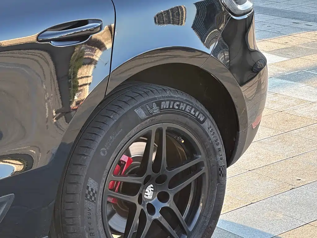 Porsche Macan — миниатюра 6