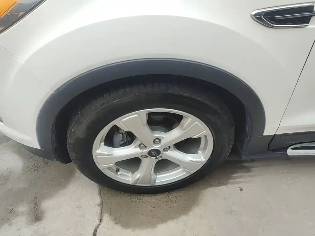 Ford Kuga — миниатюра 23