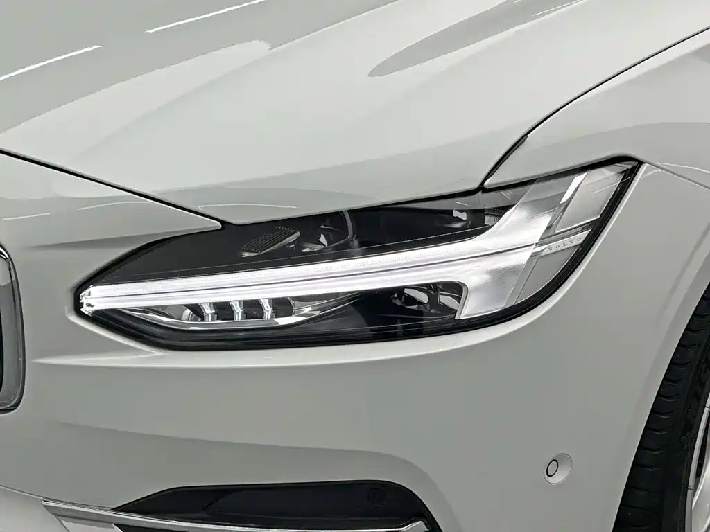 Volvo S90 — миниатюра 9