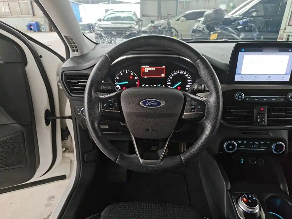 Ford Focus — миниатюра 11