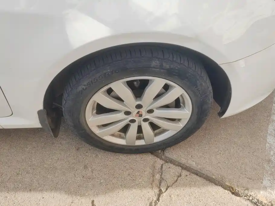 Roewe 350 — миниатюра 6