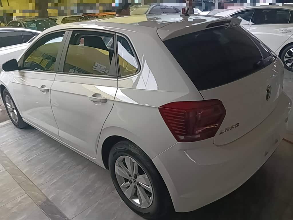 Volkswagen Polo 1.5 л 2021 г. Белый, пробег 41400 км