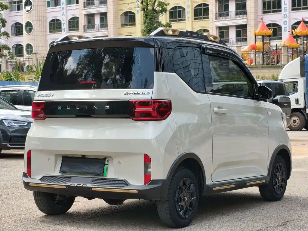 Wuling MINIEV — миниатюра 7