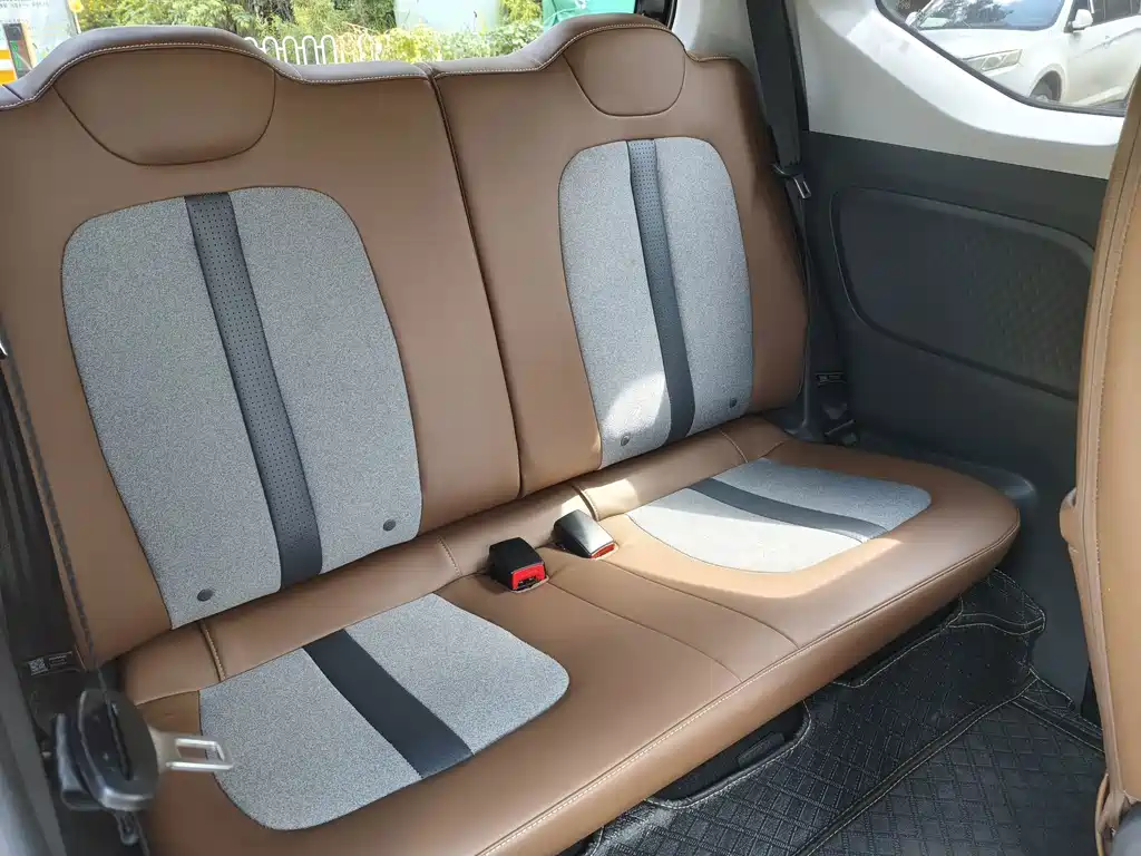Wuling MINIEV — миниатюра 10