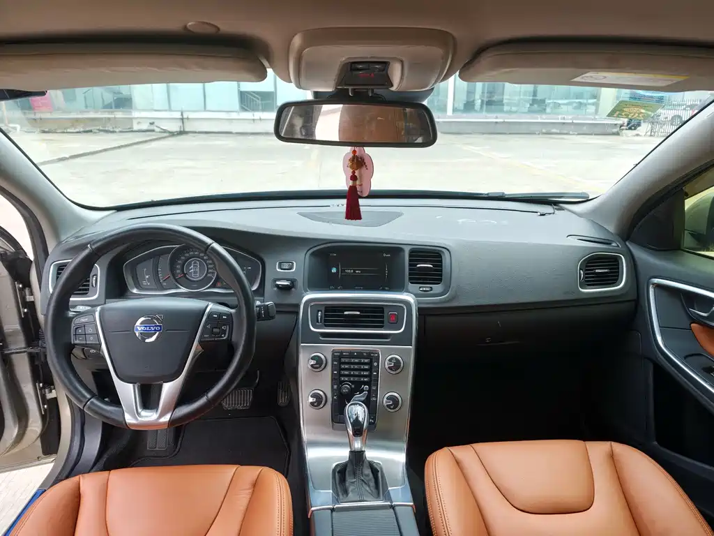 Volvo S60 — миниатюра 4