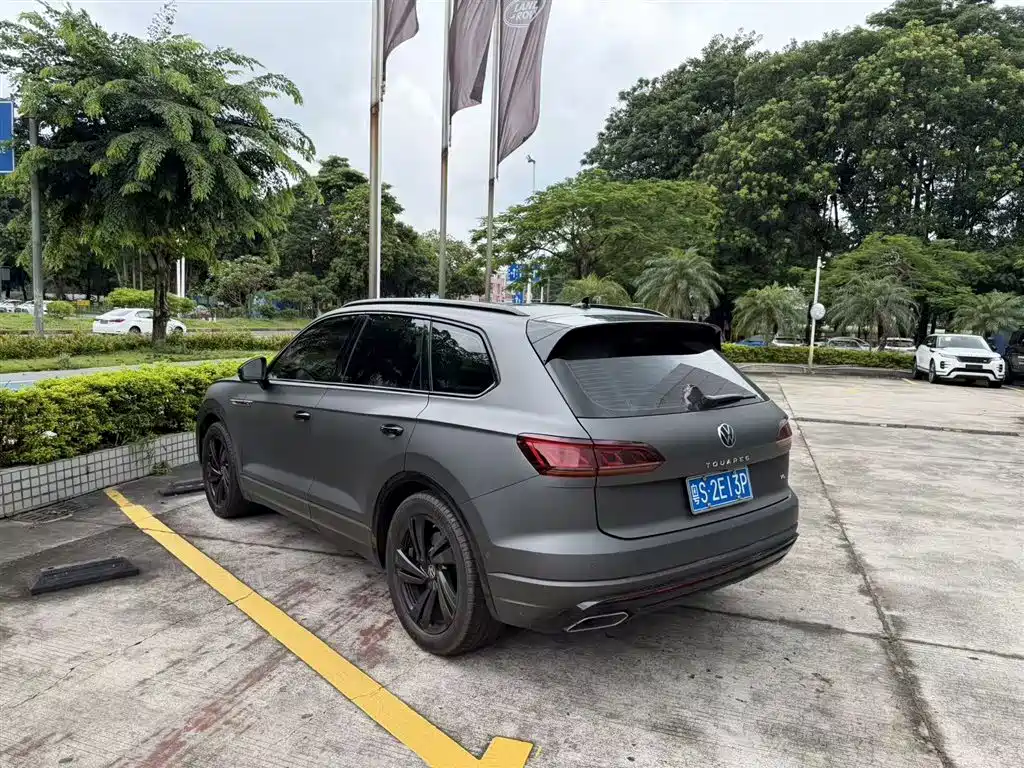 Volkswagen Touareg 2023 3.0TSI Sport
