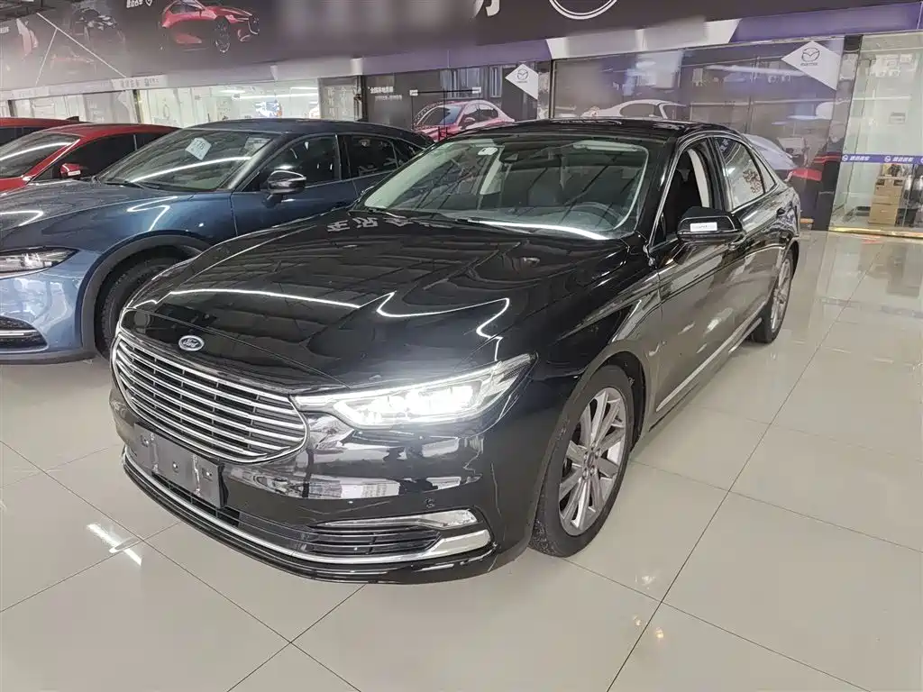 Ford Taurus 2021