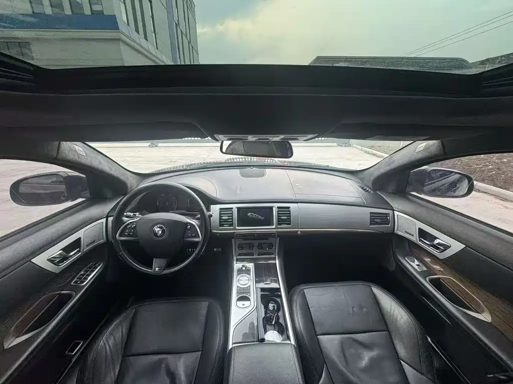 Jaguar XF 2015 XF 3.0 SC R-Sport Luxury