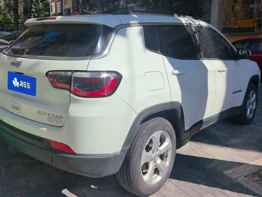 Jeep Compass — миниатюра 3