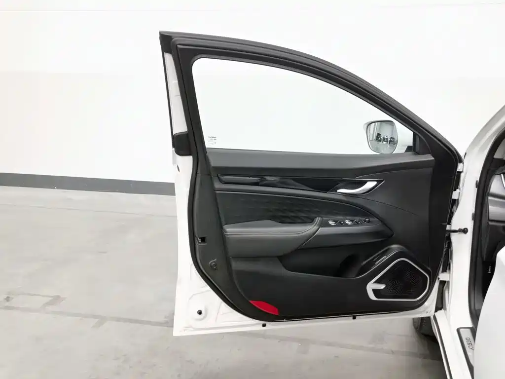 Geely Borui Hybrid — миниатюра 8