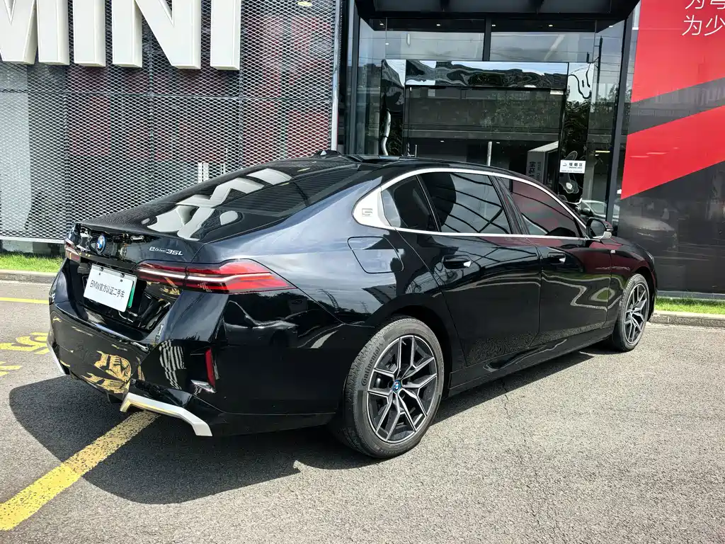 BMW i5 — миниатюра 15