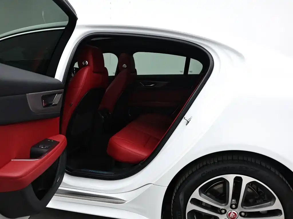 Jaguar XEL — миниатюра 14