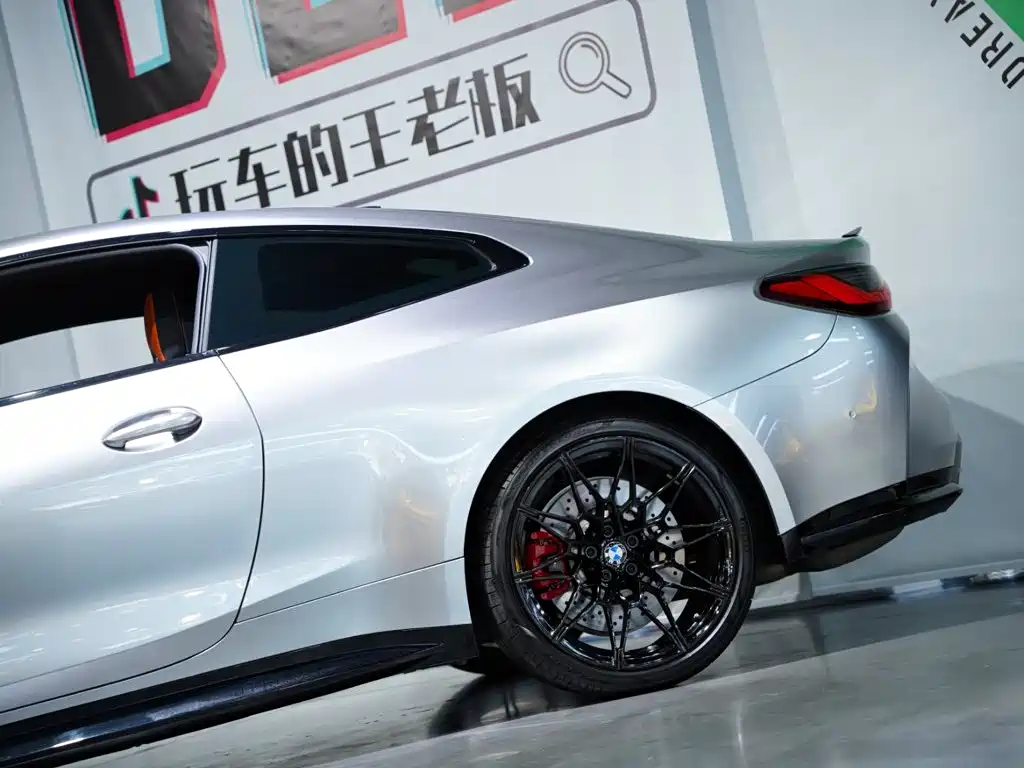 BMW M4 — миниатюра 7