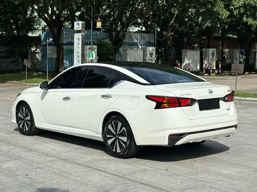 Nissan Teana — миниатюра 4