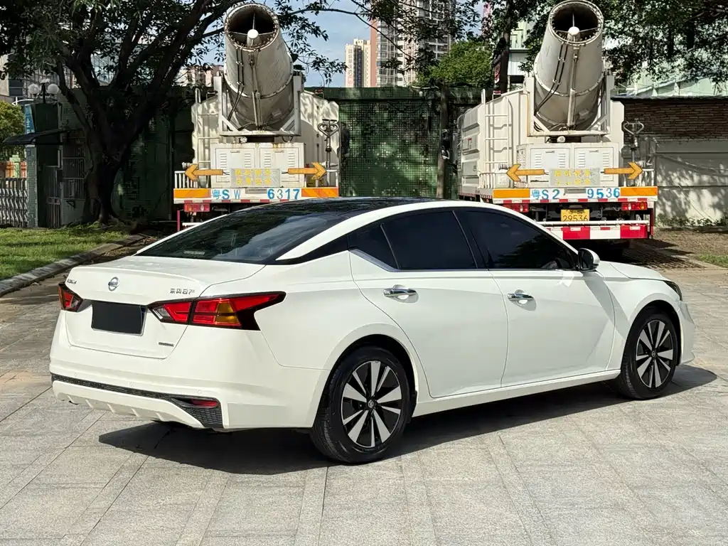 Nissan Teana — миниатюра 6