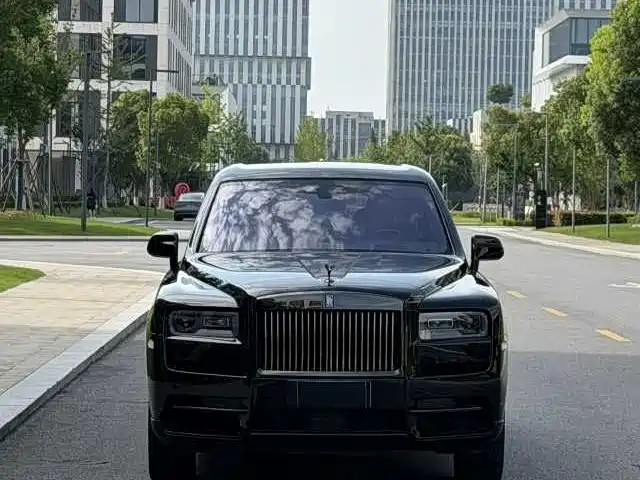 Rolls-Royce Cullinan — миниатюра 3