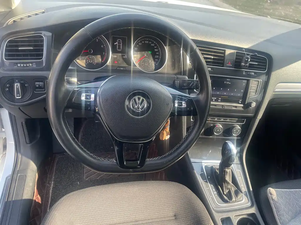 Volkswagen Golf 2016 1.6L AT Comfort