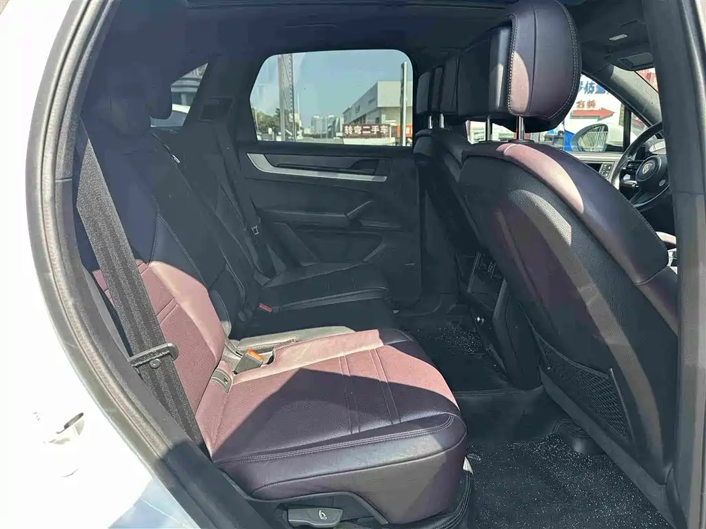 Porsche Cayenne — миниатюра 12