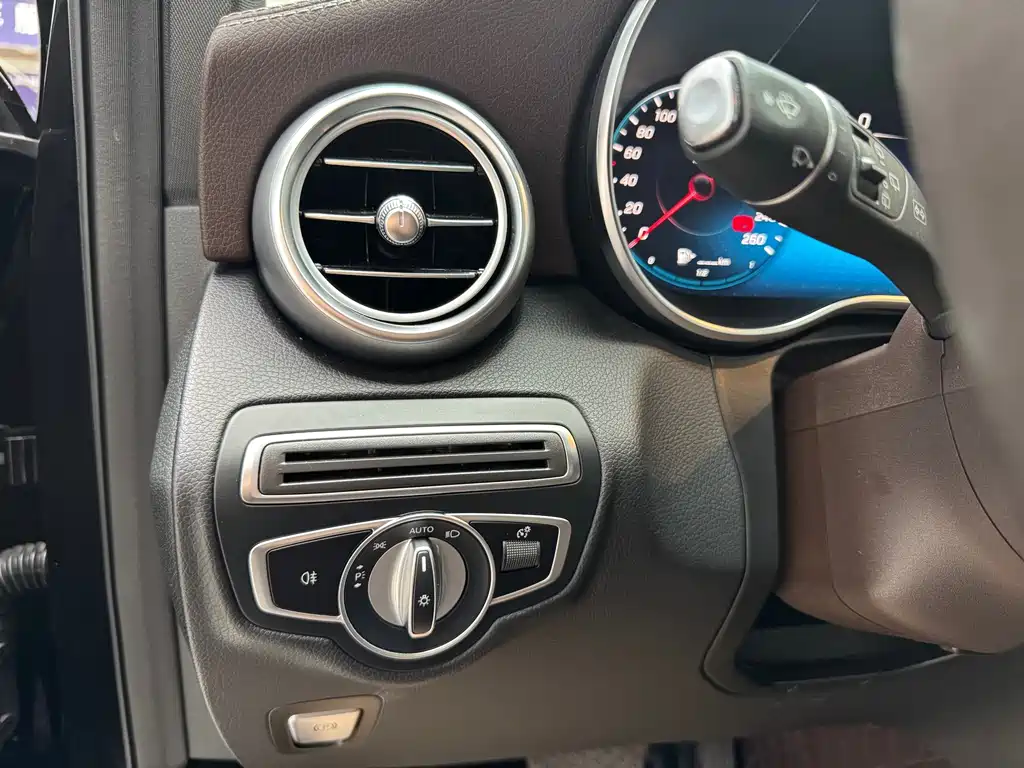 Mercedes-Benz GLC — миниатюра 24