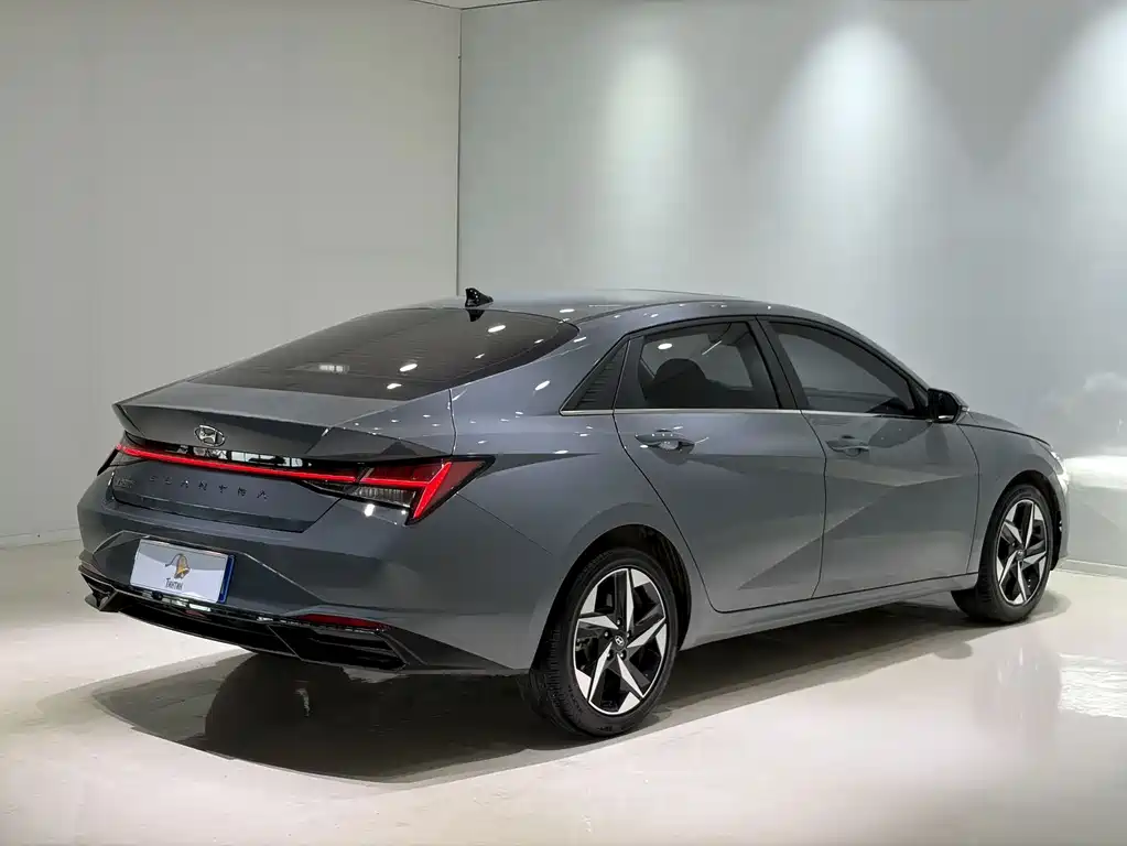 Hyundai Elantra — миниатюра 6
