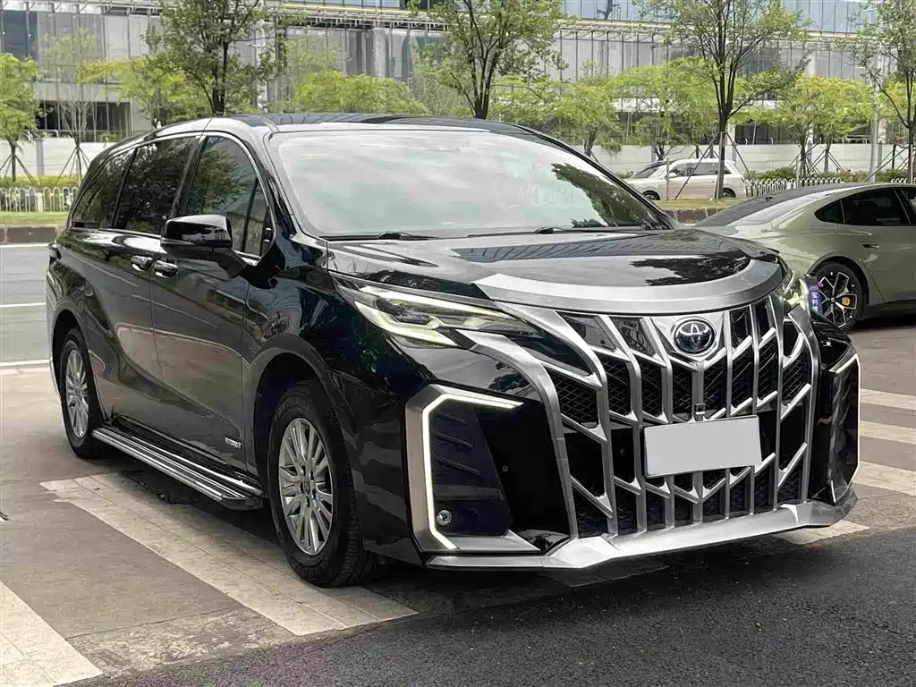 Toyota Sienna — миниатюра 3