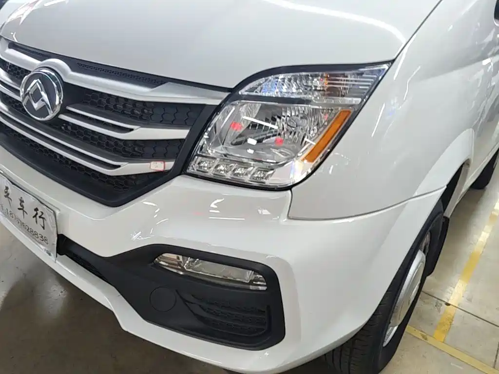 Maxus V80 — миниатюра 24