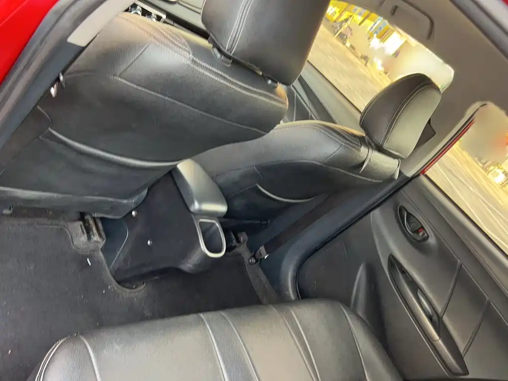 Toyota Yaris L — миниатюра 8