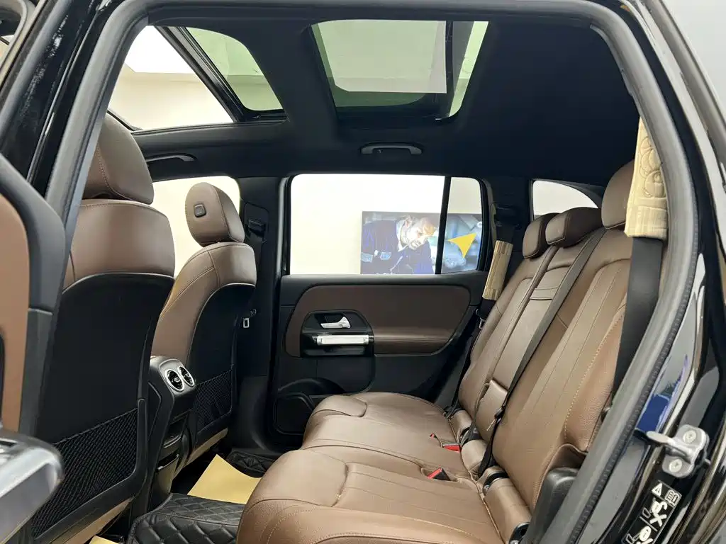 Mercedes-Benz GLB — миниатюра 19
