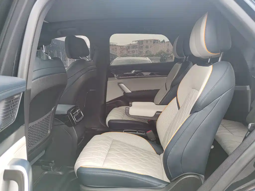 BYD Tang New Energy — миниатюра 8