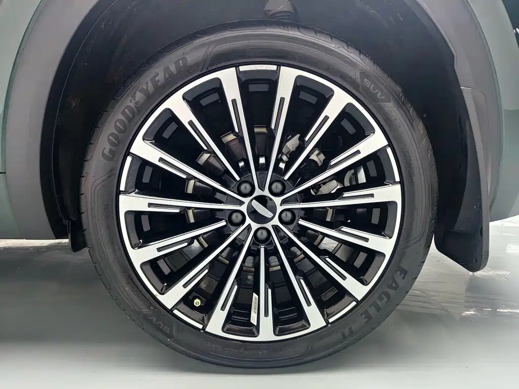 Geely Xingyue L — миниатюра 12
