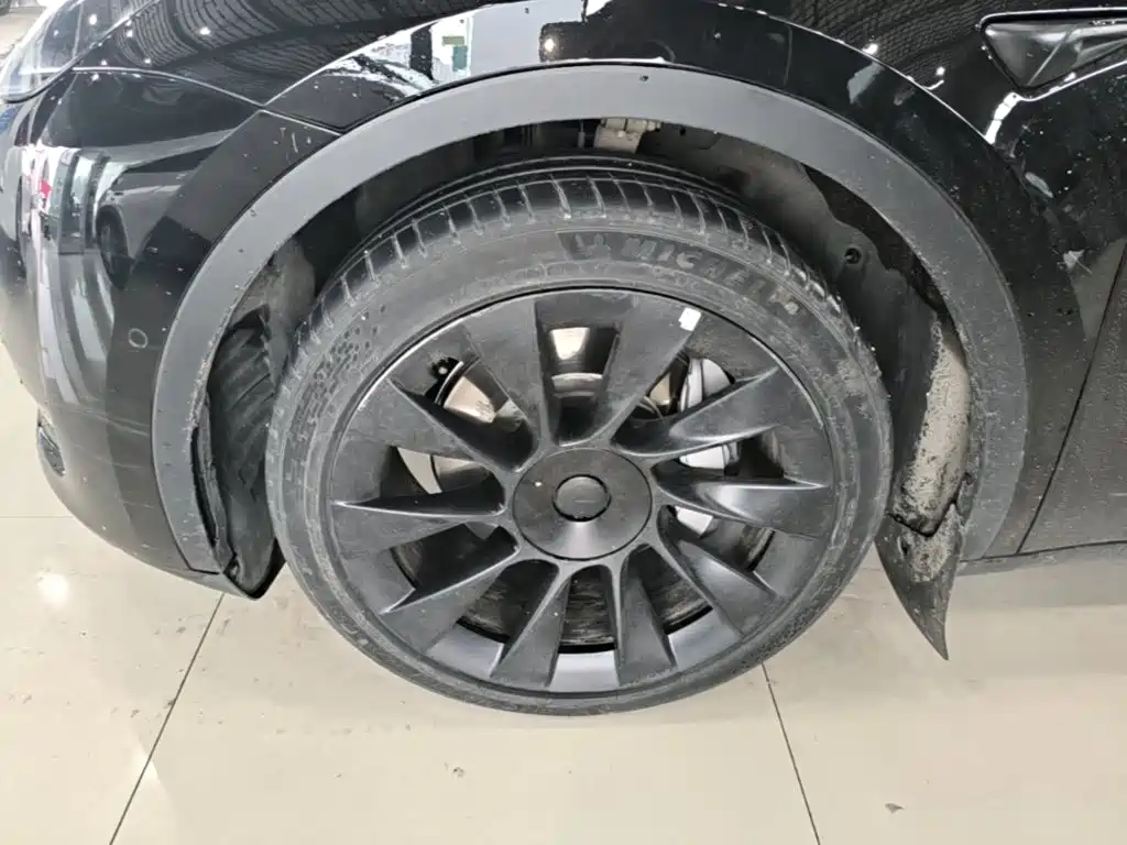 Tesla Model Y — миниатюра 23