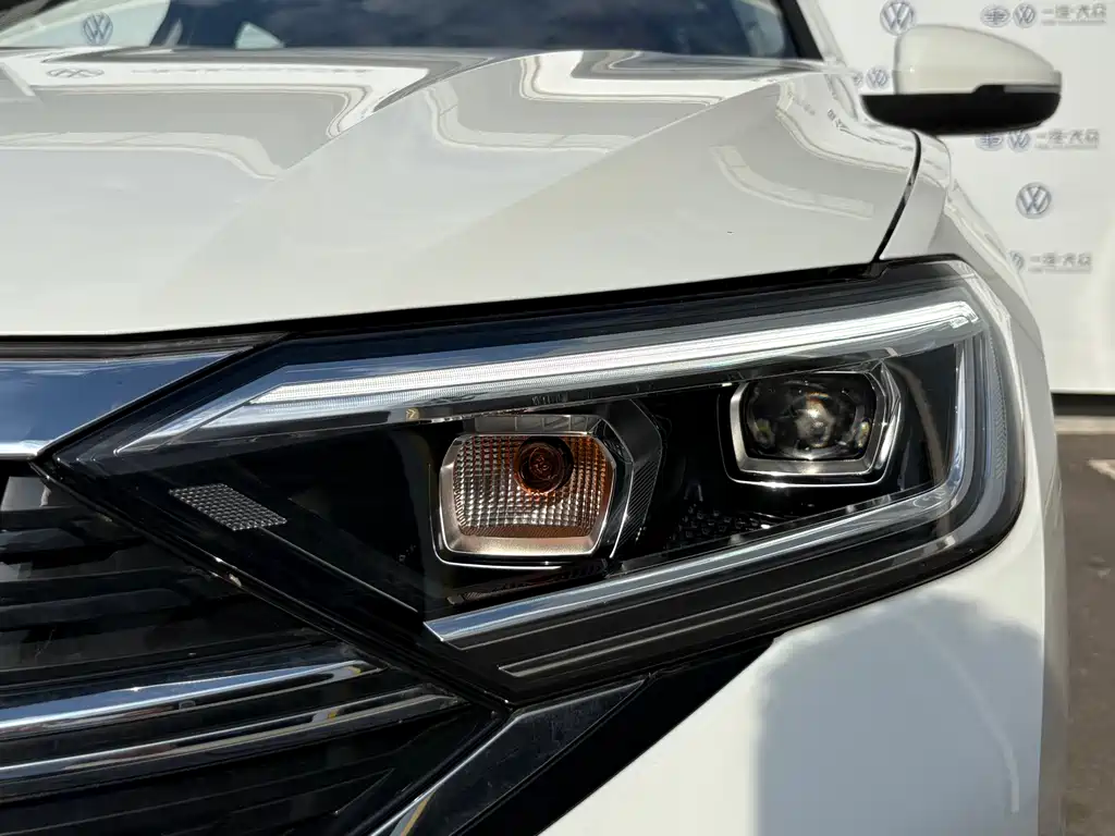 Volkswagen Sagitar 2026 3000 300TSI DSG