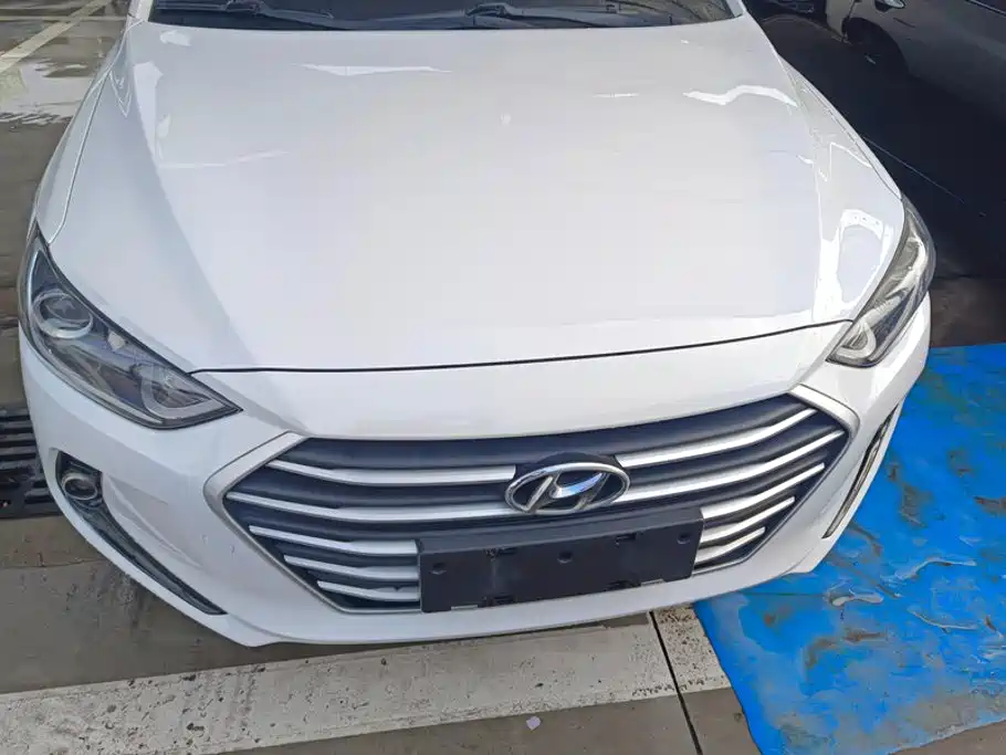 Hyundai Elantra — миниатюра 2