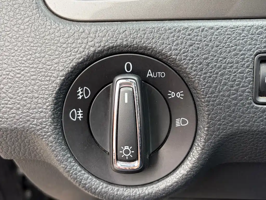 Volkswagen Santana — миниатюра 12