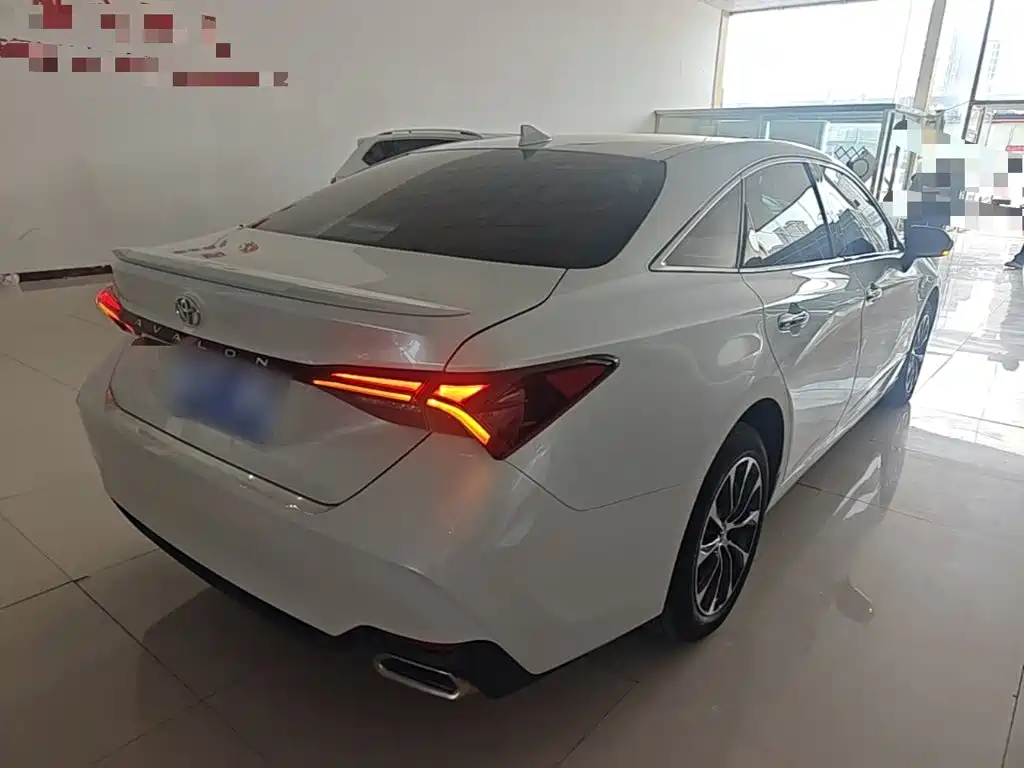 Toyota Avalon — миниатюра 7