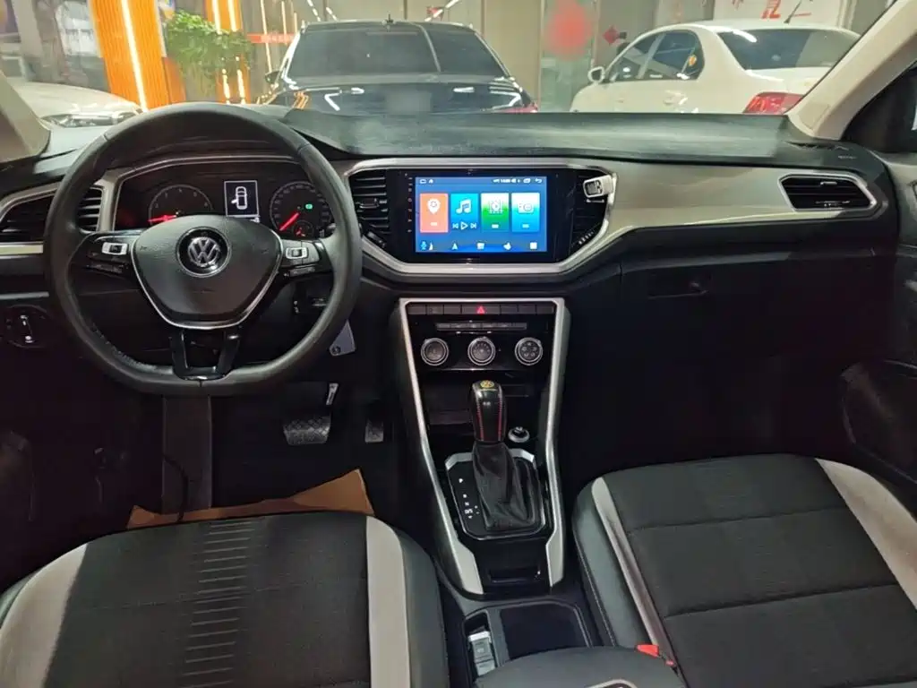 Volkswagen T-Roc — миниатюра 10