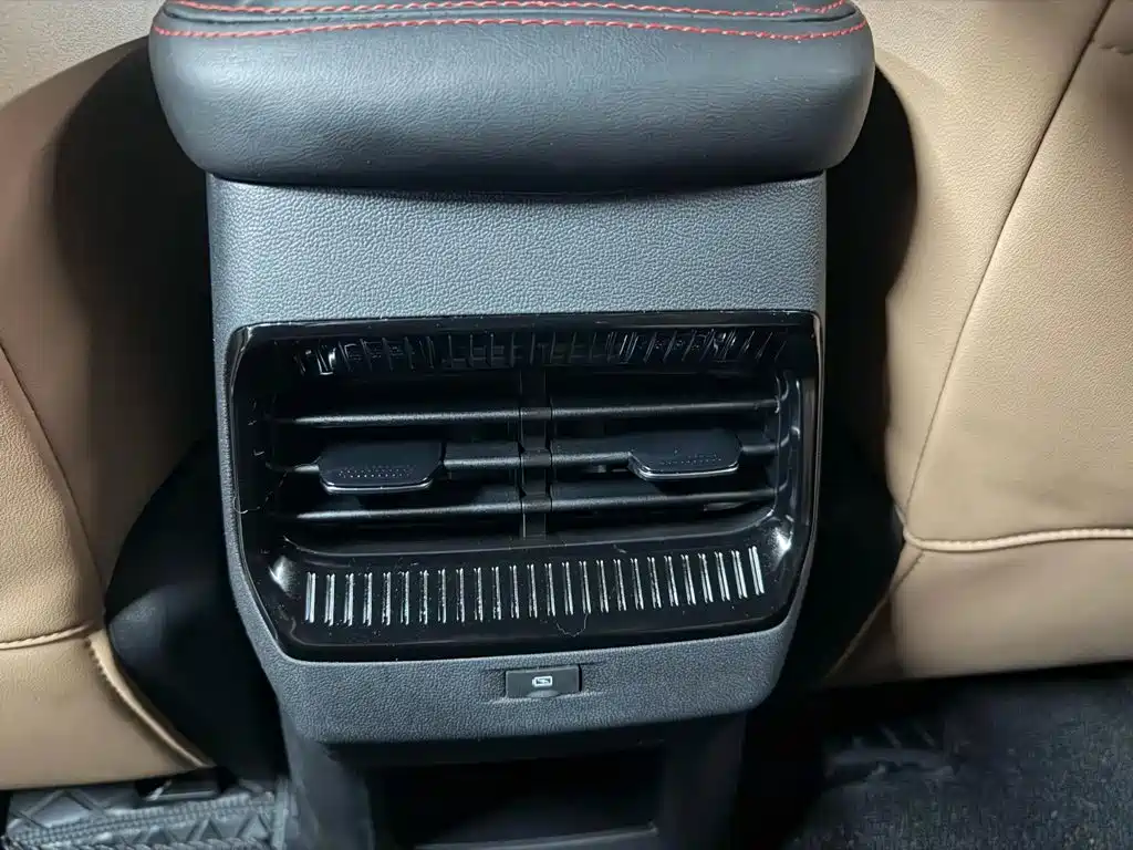 Wuling Jiachen — миниатюра 12