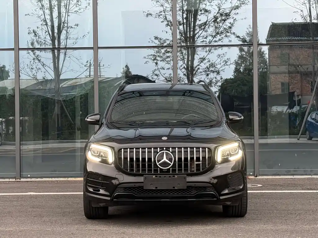 MERCEDES-BENZ  GLB