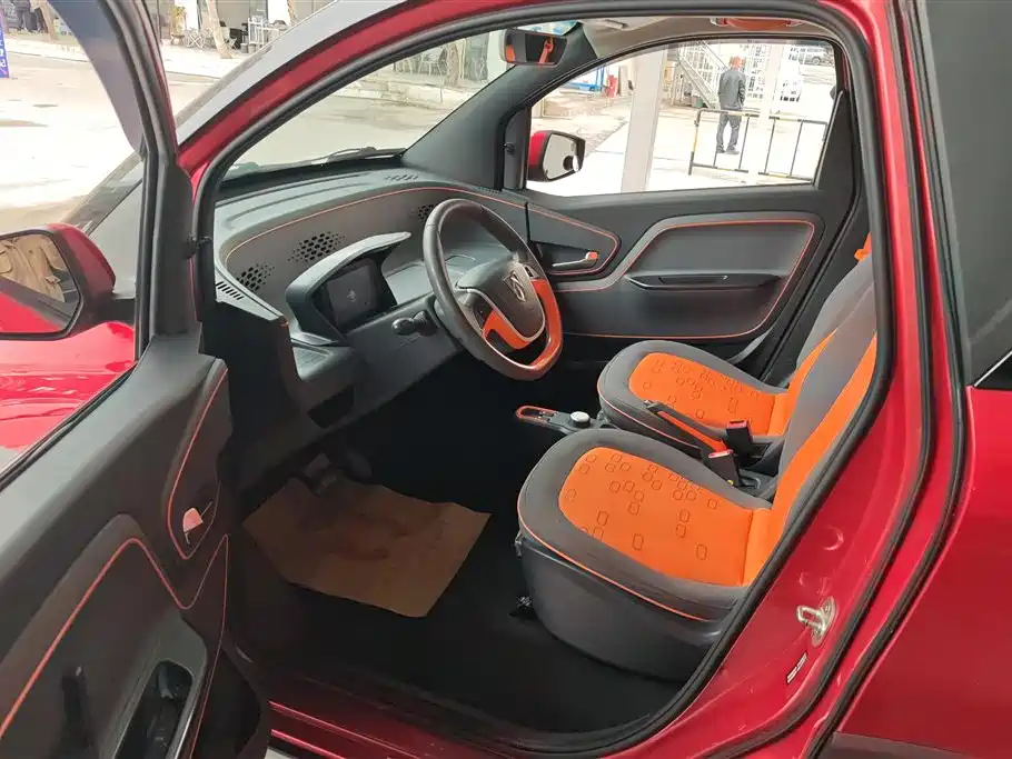 BAOJUN E100