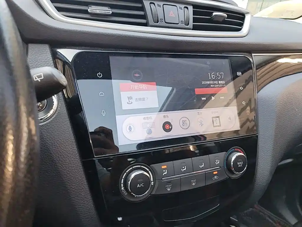 Nissan Qashqai — миниатюра 13